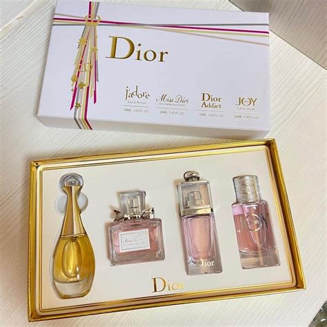 dior perfume set mini price.